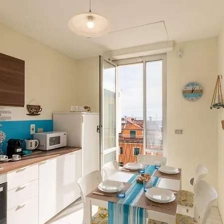 L'attico Sul Porto, Sea View, Wide Terrace, Center Daire