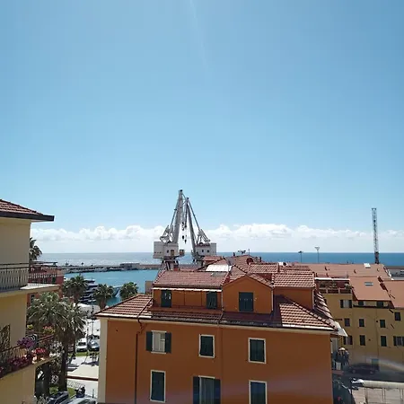 L'attico Sul Porto, Sea View With Terrace, Center Apartment Imperia
