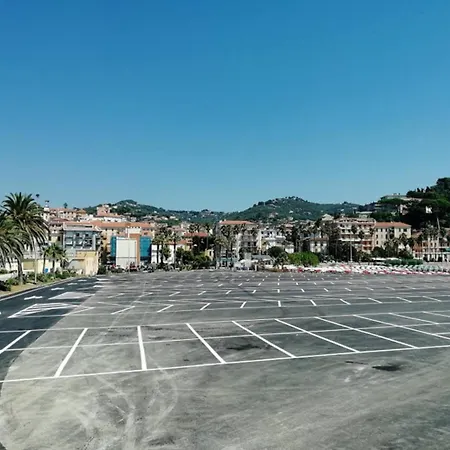 L'attico Sul Porto, Sea View, Wide Terrace, Center Apartment Imperia